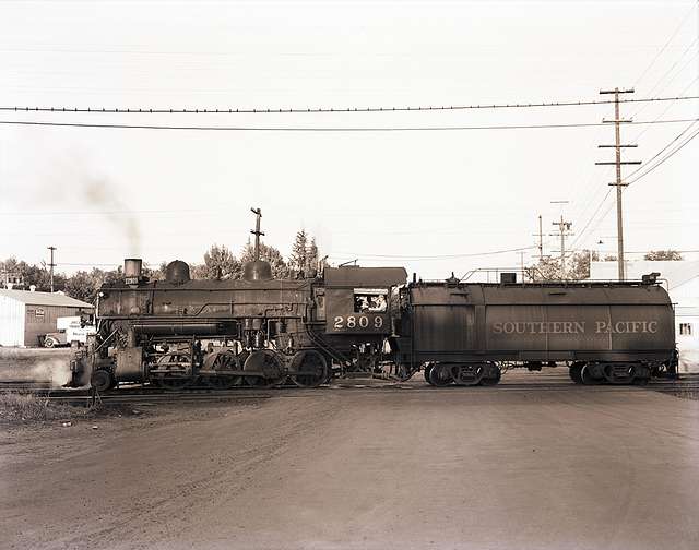 File:Crew with Wynooche Timber Company's 0-6-4 saddle-tank Baldwin