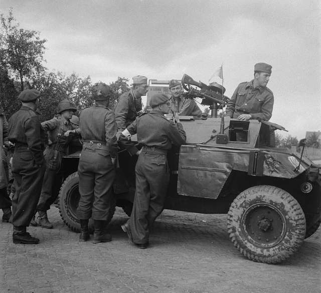 Nederlandse manoeuvres oefening Counter Thrust. Pantserwagen - PICRYL ...