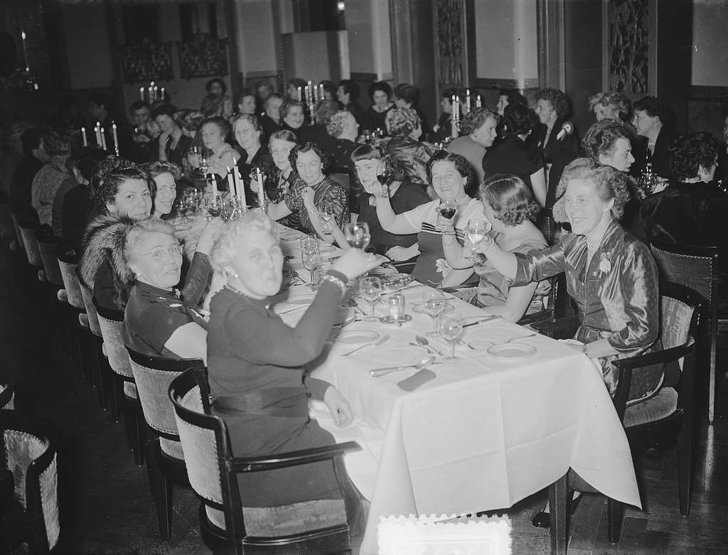 40 jaar jubilea Nederlandse Vereniging Huisvrouwen - PICRYL - Public ...