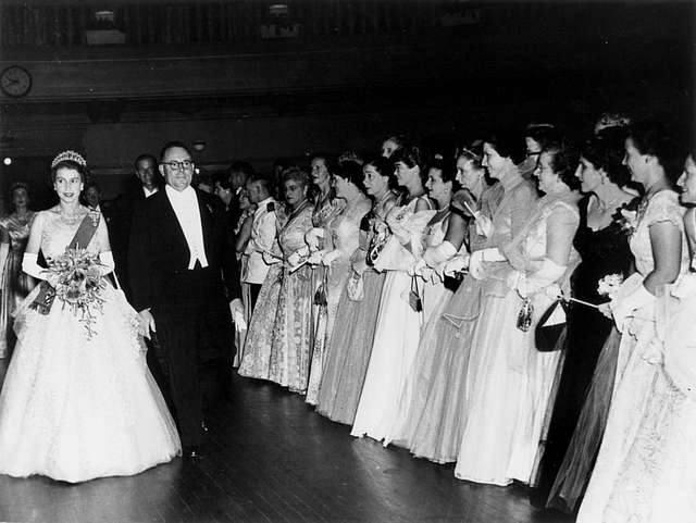 Queen Elizabeth II and the Lord Mayor of Brisbane at the Royal