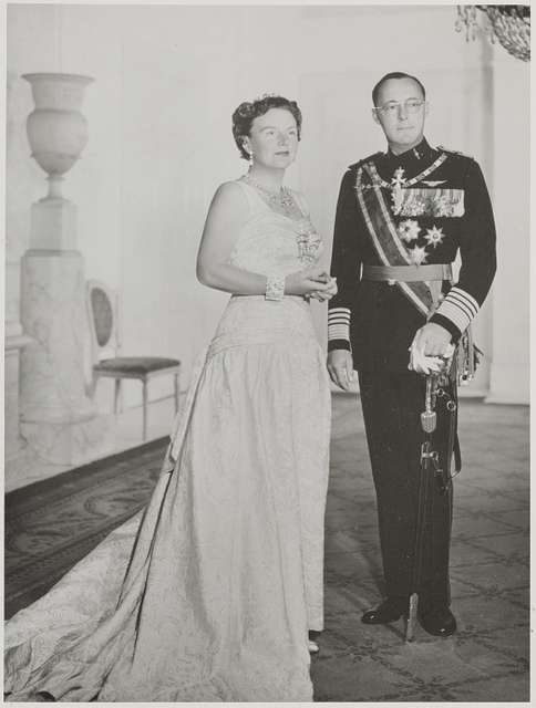 Koningin Juliana en prins Bernhard - PICRYL Public Domain Search