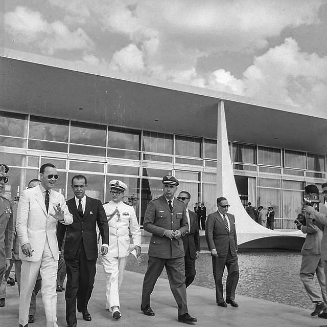 Presidente Juscelino Kubitschek De Oliveira (1956-1961) Fora Do Palácio ...