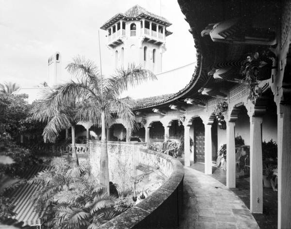 Western Union building in Hialeah, Florida - PICRYL - Public Domain Media  Search Engine Public Domain Search