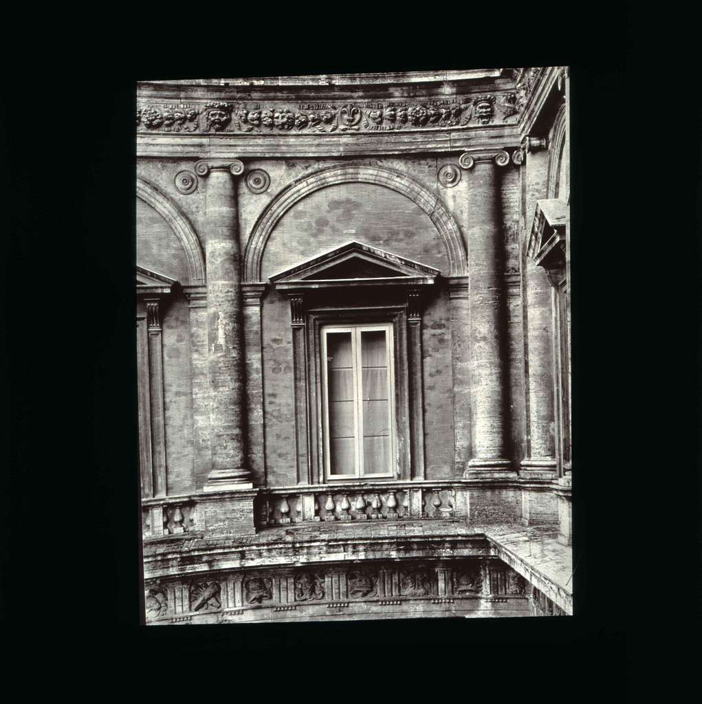 Palazzo Farnese interno cortile ca. 1960 Archivio Accademia