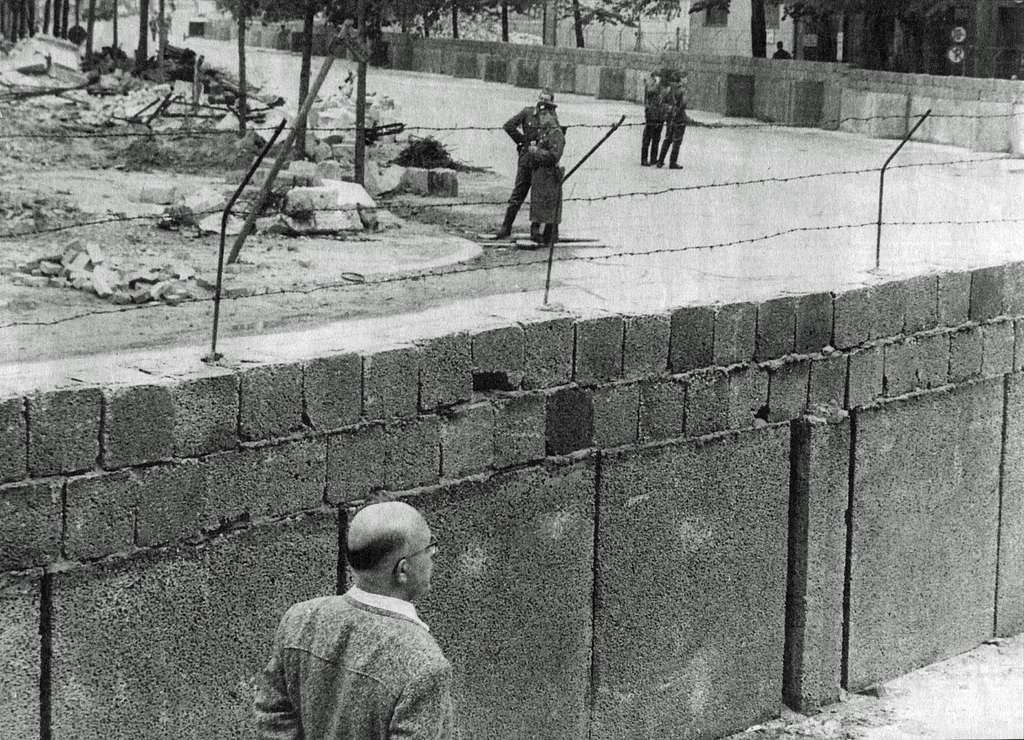 File:Another brick in the wall, Berlin D.jpg - Wikimedia Commons