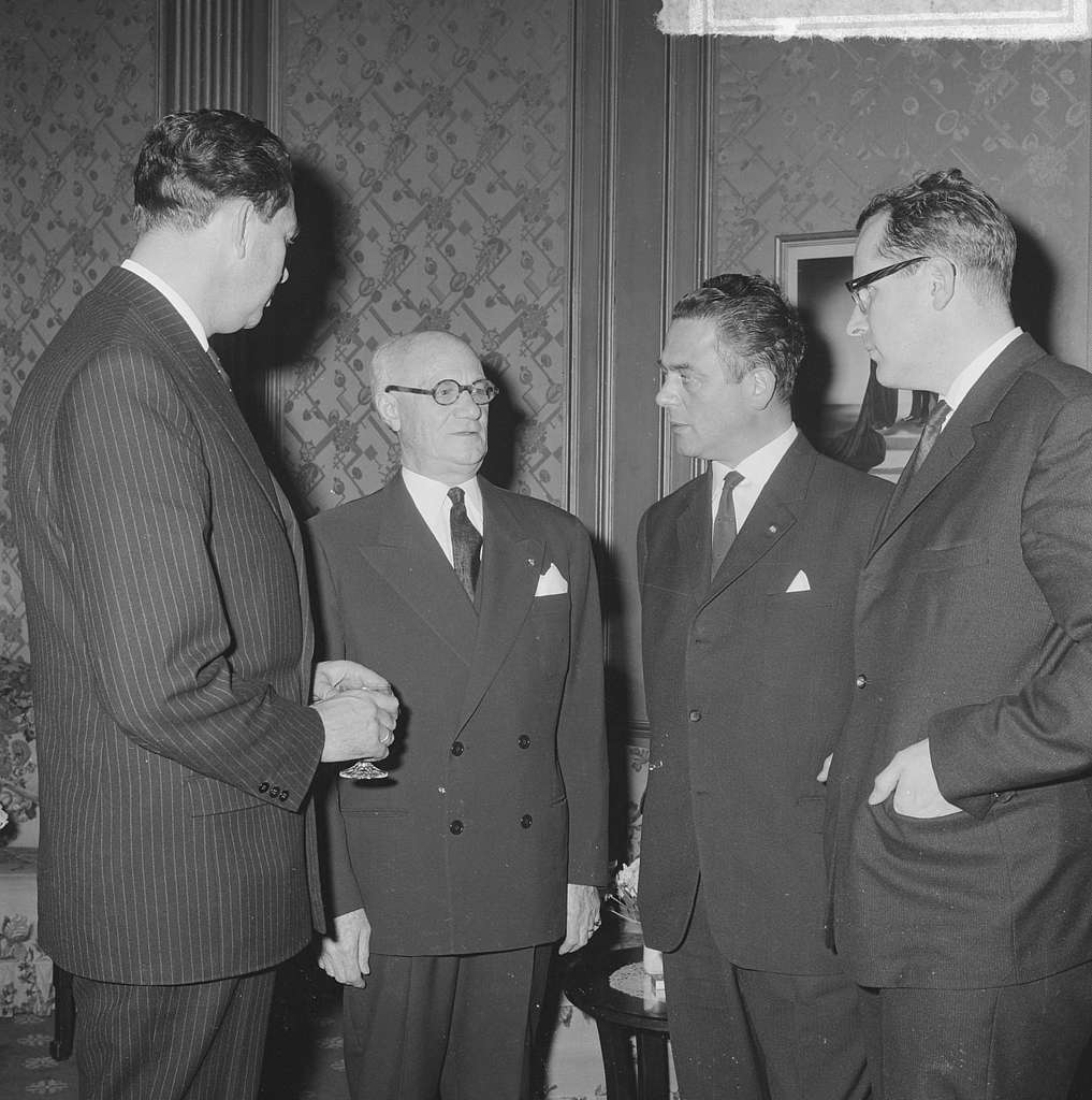 Receptie voor Emile Roche , in hotel de Witte Brug in Den Haag Wim ...