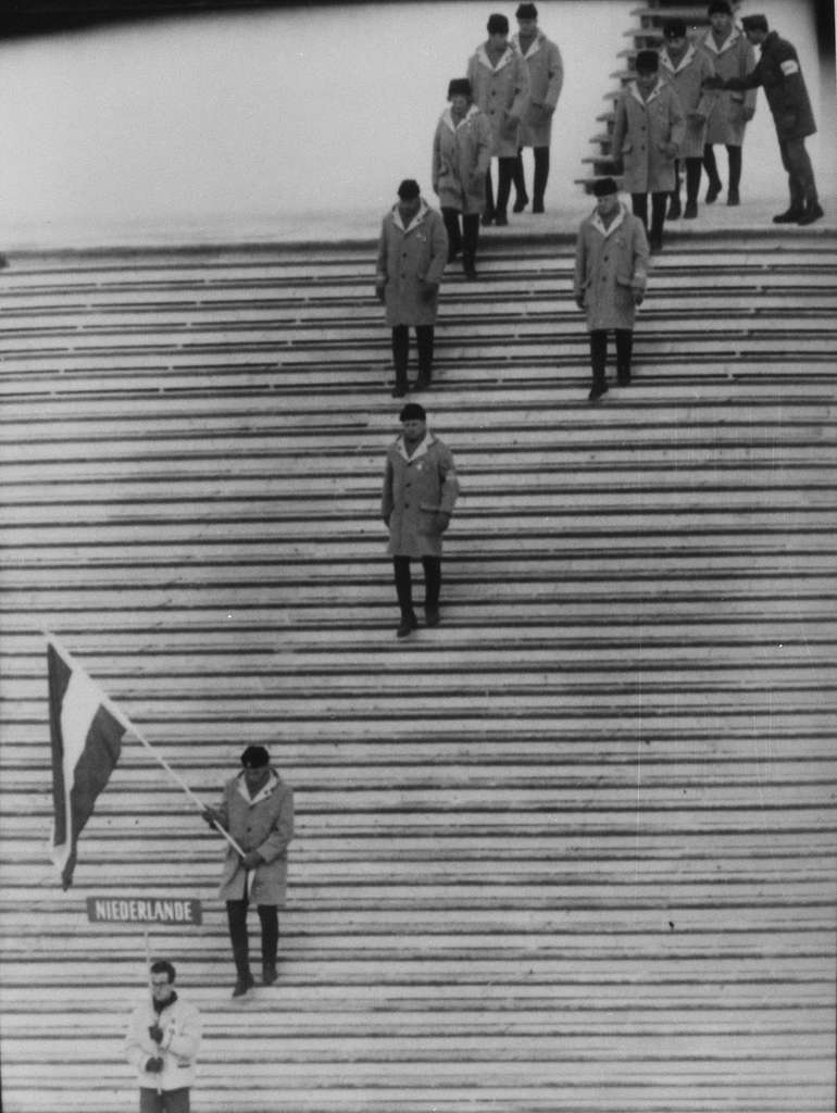 Olympische Spelen , de Nederlandse ploeg tijdens het voorstellen van de