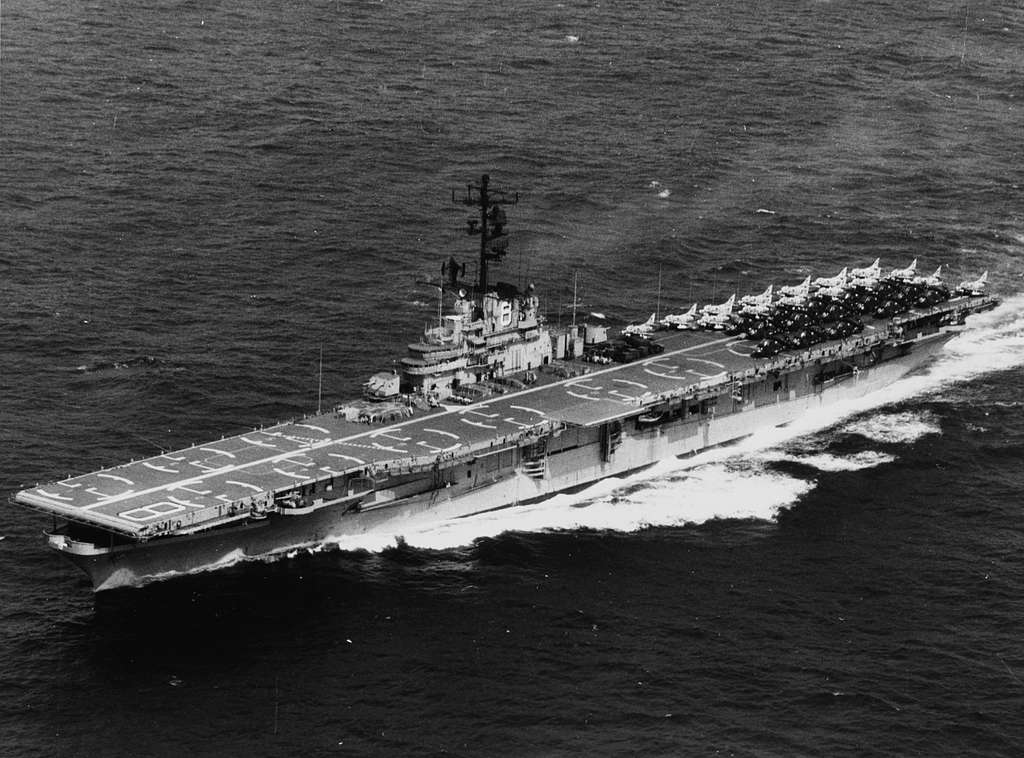 USS Valley Forge (LPH-8) transporting A-4 Skyhawks c1965 - PICRYL ...