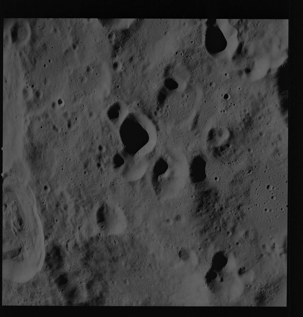 Lunar 8. Moonland Metallic Лунная. Луна 8 мая 1995.