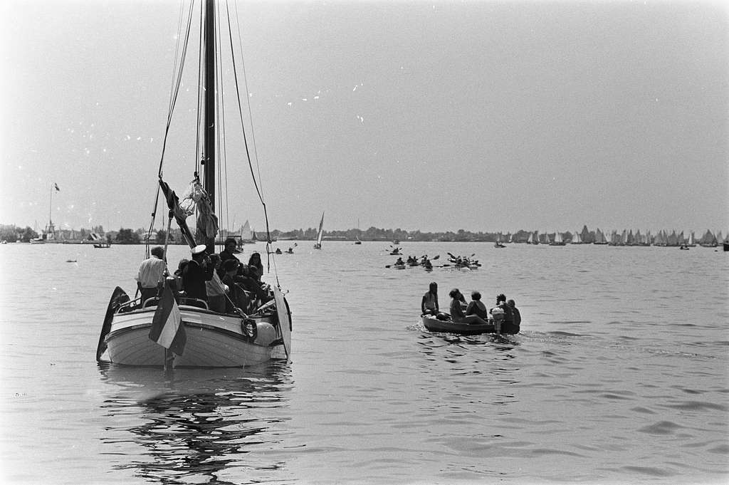 Prins Bernhard bij Nationaal Waterkamp 1970 te Vinkeveen - PICRYL ...