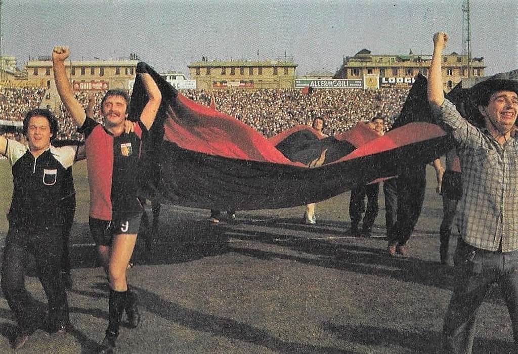 File:1923–24 Prima Divisione, Northern League Finals - Genoa CFC v Bologna  FC - Schiavio, Burlando and De Vecchi.jpg - Wikipedia