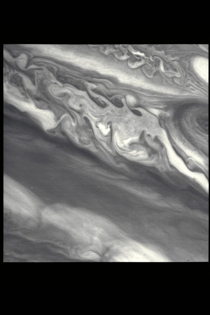 P Bw This Jupiter Image Taken By Voyager 2 Shows An Area From 10a