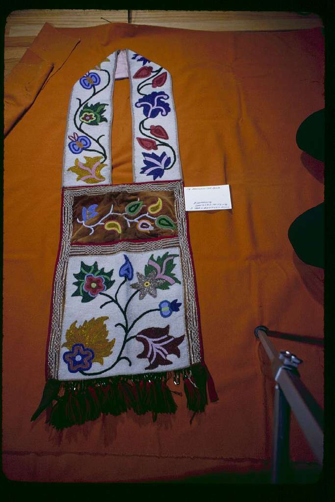 Ojibwe Shoulder Bag Pack of 30 – Minnesota Historical Society