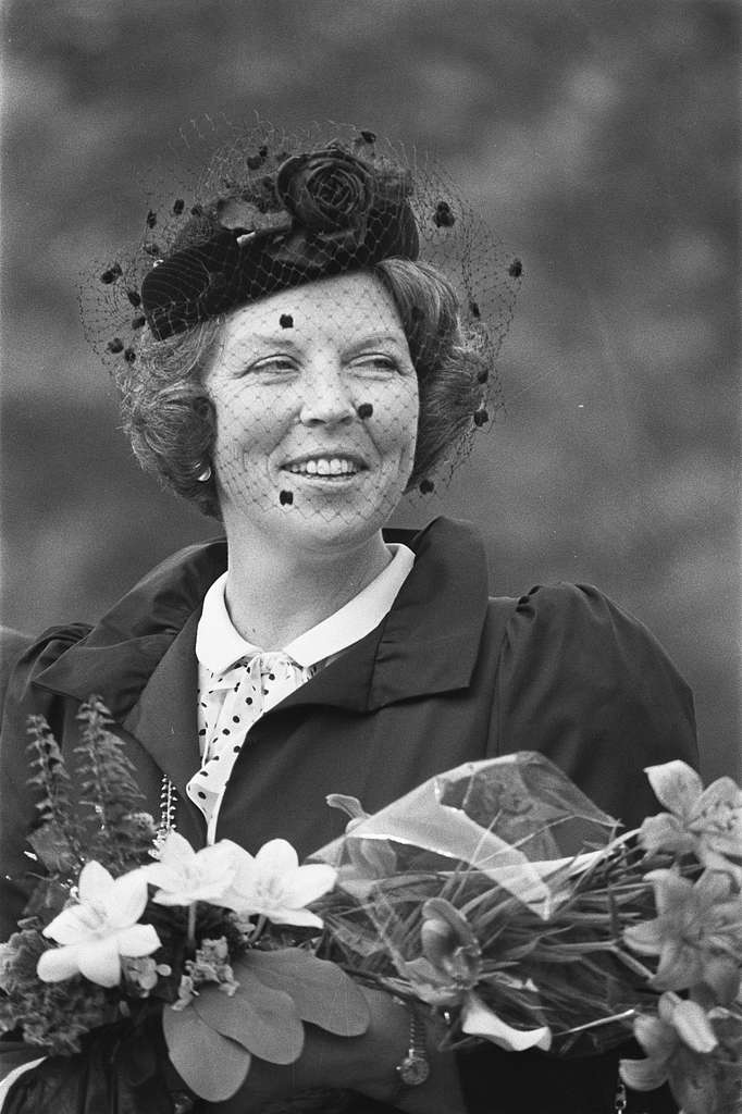 Koningin Beatrix Bij De Herdenking Van De Bevrijding Van Eindhoven Op