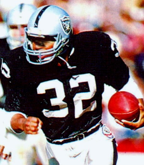 1982-12-18 Los Angeles Raiders vs Los Angeles Rams(Marcus Allen gets 3 TDs)  