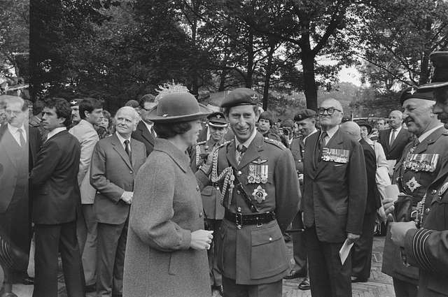 Herdenking Slag Om Arnhem Op Airborne Begraafplaats - PICRYL Public ...