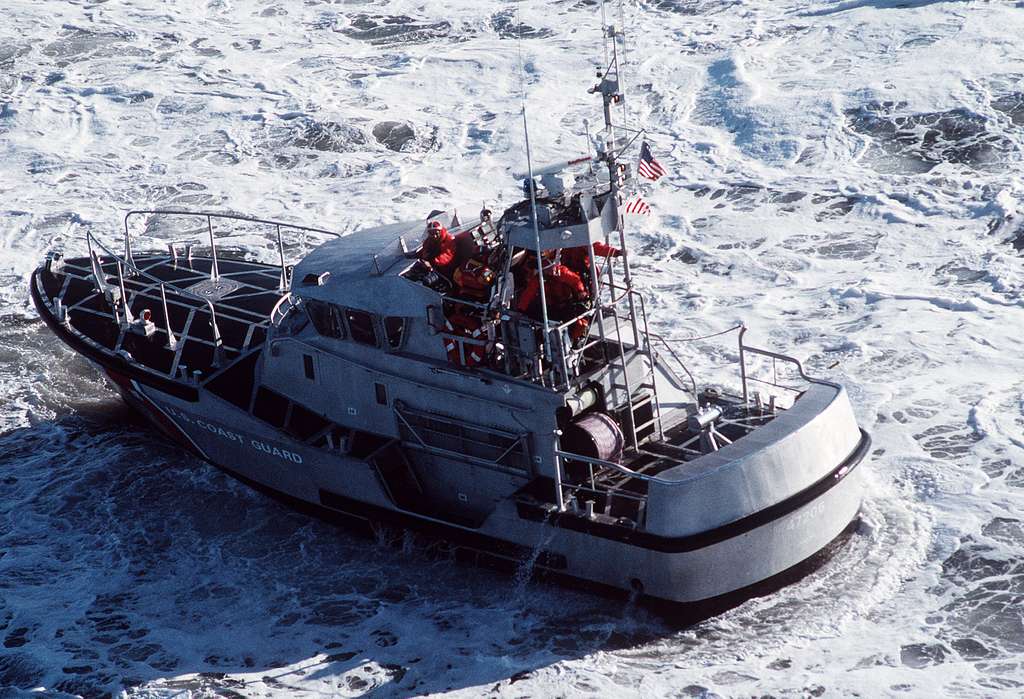 47-foot MLB - U.S. Coast guard photo - NARA & DVIDS Public Domain