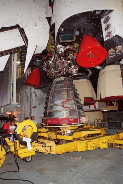 KENNEDY SPACE CENTER, FLA. -- Workers in the Vehicle Assembly Building ...