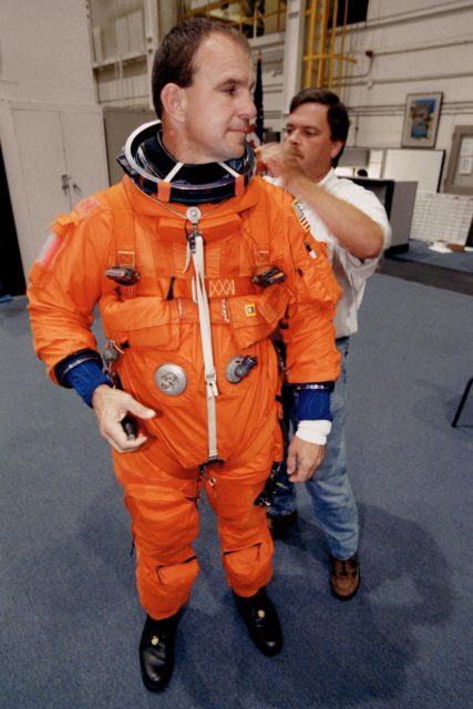 Sts-128   Expedition 20 Crew During Cct Bailout Training - Picryl 