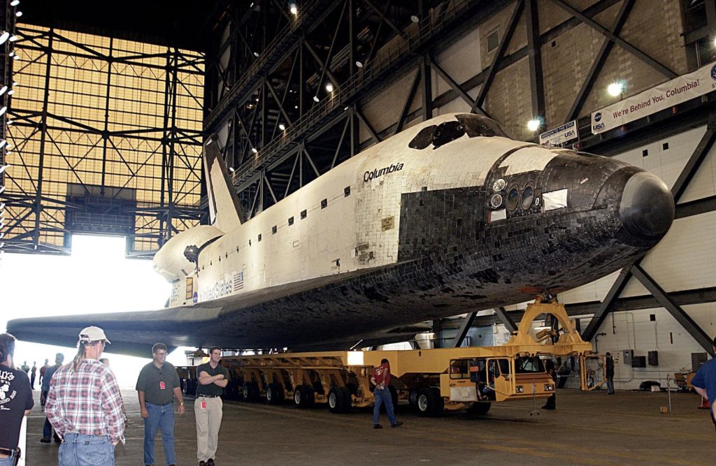 Отсек здания. Columbia STS-107. Space Shuttle Columbia. STS-1 Shuttle Columbia Assembly. Columbia Space Shuttle 1931.