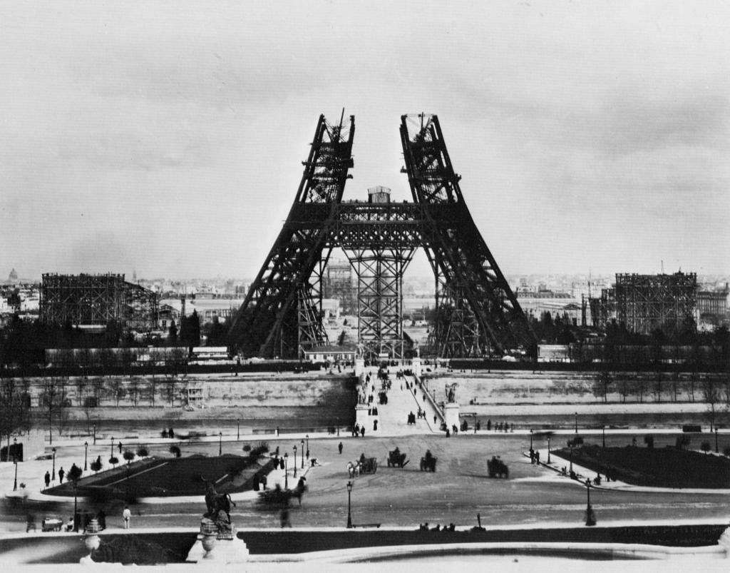 Eiffelturm im Bau - A black and white photo of the eiffel tower - PICRYL -  Public Domain Media Search Engine Public Domain Search