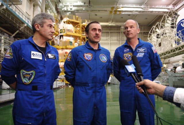 Expedition 33/34 Flight Engineer Kevin Ford of NASA (left), Soyuz ...