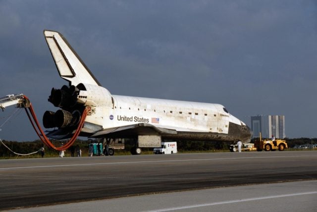 CAPE CANAVERAL, Fla. -- Before Dawn, At The Shuttle Landing Facility ...