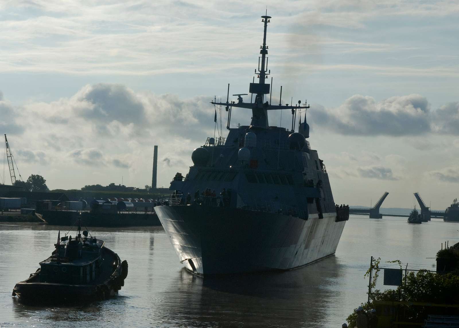 The Littoral Combat Ship USS Freedom (LCS 1), The First - NARA & DVIDS ...