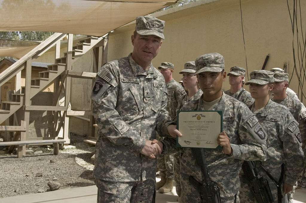 Spc Steve Egovail An Infantryman With The Pathfinder Nara And Dvids