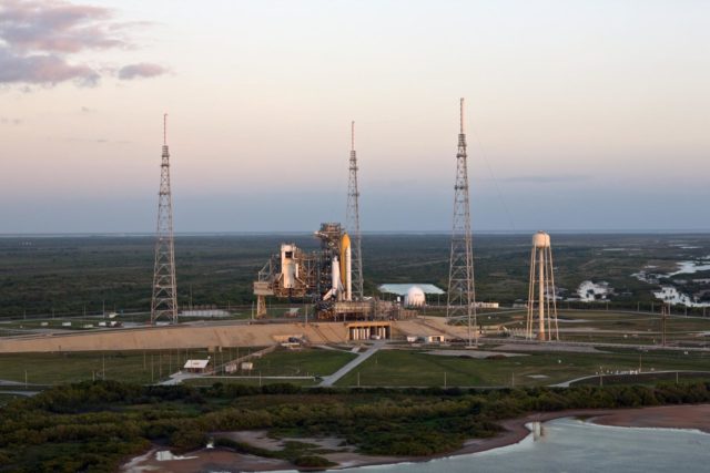 CAPE CANAVERAL, Fla. - Space shuttle Discovery's forward reaction ...