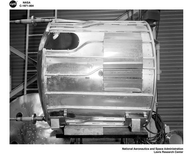 CRYOSHROUD FOR THE ENVIRONMENTAL CHAMBER AT THE ROCKET ENGINE TEST ...