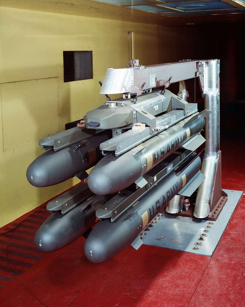 NASA HELLFIRE MISSILE LAUNCHER - Glenn Research Center History - NARA ...