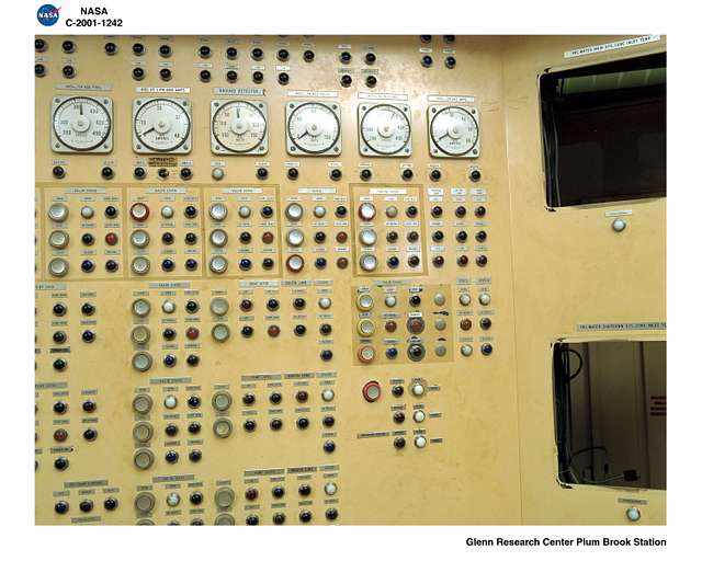 PLUM BROOK REACTOR FACILITY / UPPER CONTROL ROOM / 00106 / C3 - NARA ...