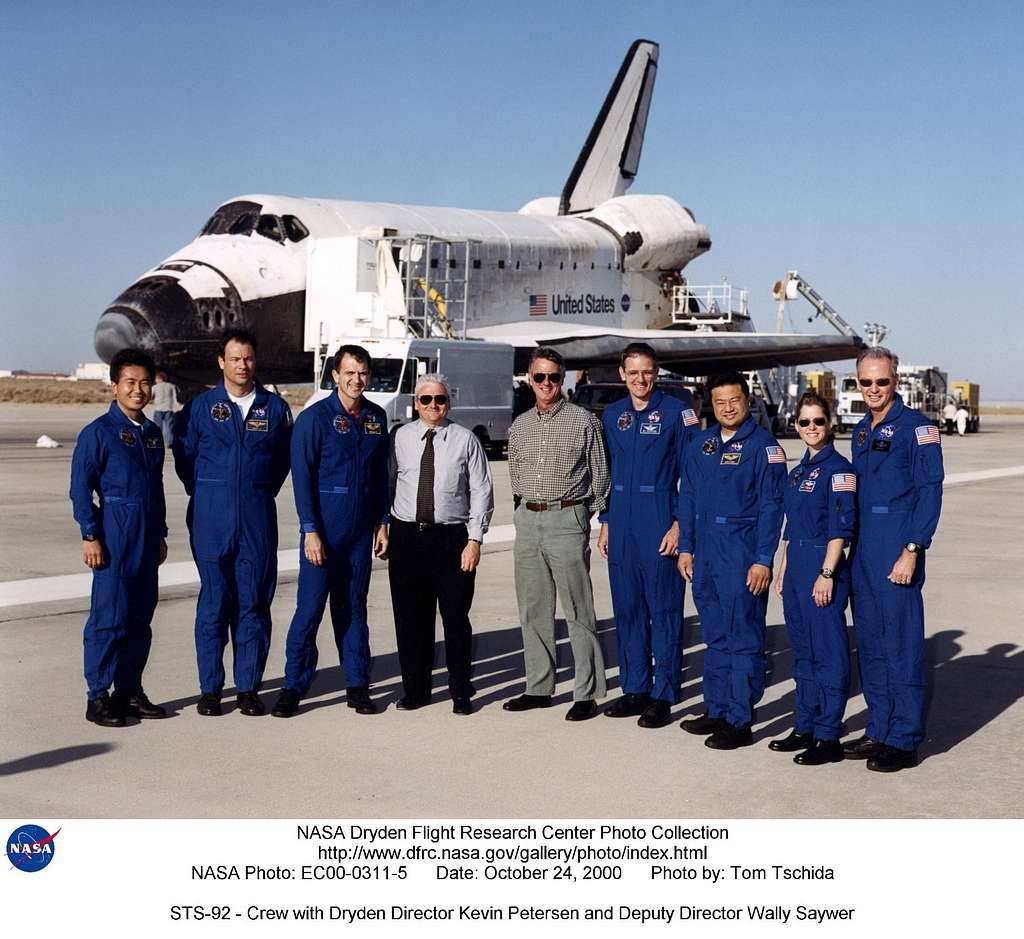 STS-92 - Crew with Dryden Director Kevin Petersen and Deputy Director ...