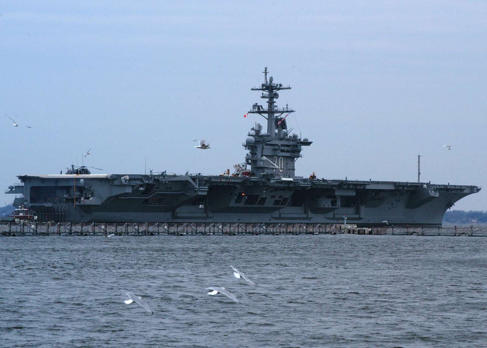 The Nimitz-Class aircraft carrier USS Carl Vinson departs - NARA ...