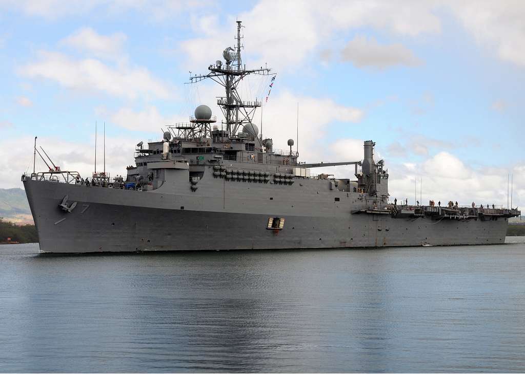 The Austin-class amphibious transport dock USS Cleveland - PICRYL ...