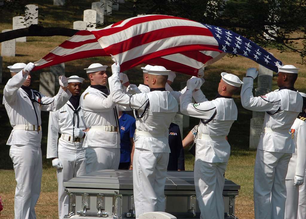 Members of the U.S. Navy Ceremonial Guard render honors - NARA & DVIDS ...