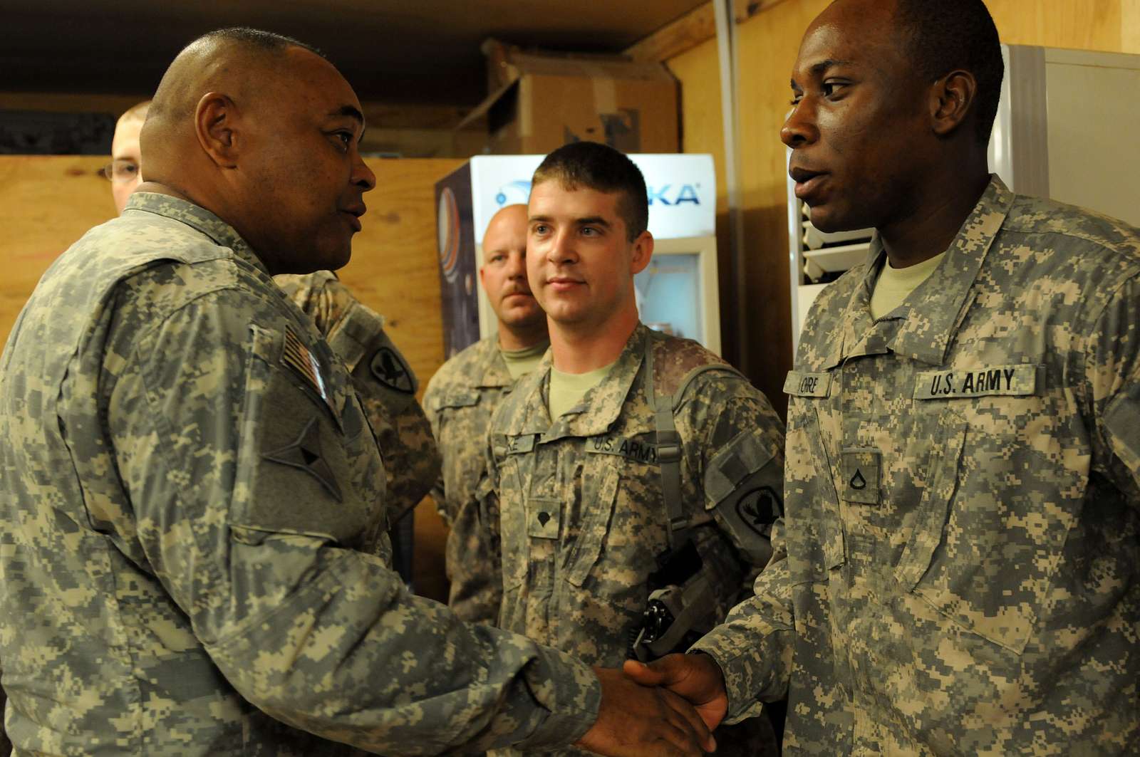 III Corps command sergeant major visits COB Speicher - NARA & DVIDS ...