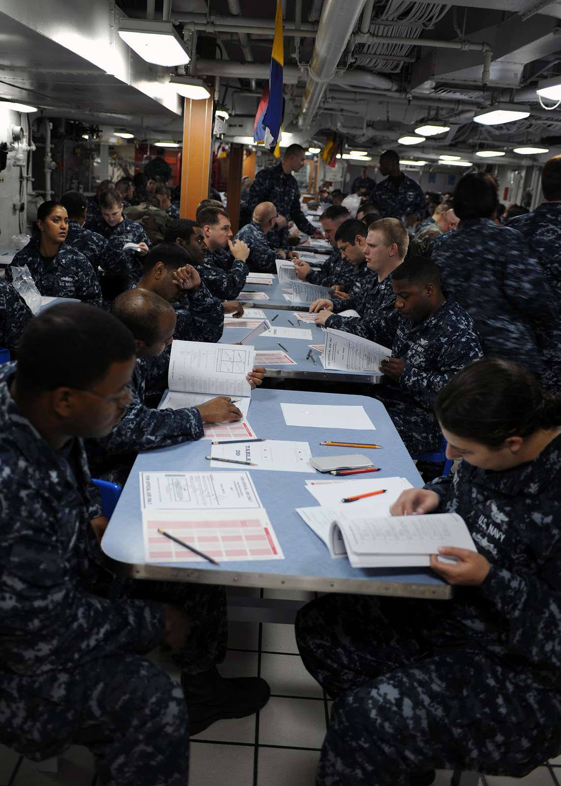 Sailors Aboard The Aircraft Carrier Uss Abraham Lincoln Nara Dvids