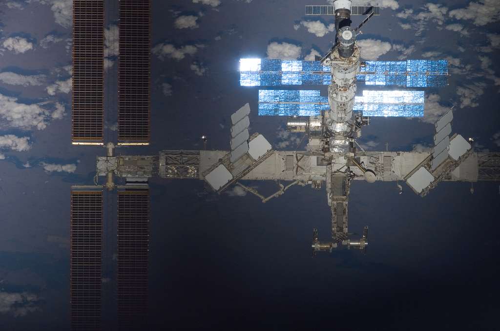 Exterior view of the ISS taken during the STS-118 Mission - PICRYL ...