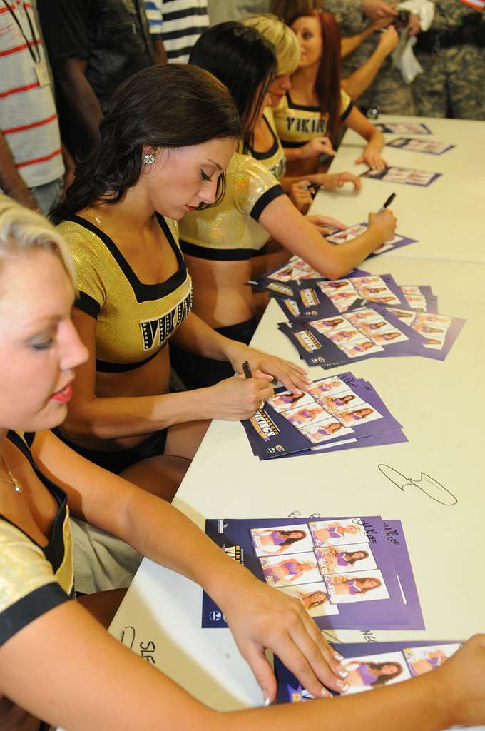 DVIDS - Images - Minnesota Vikings cheerleader tour of Iraq goes