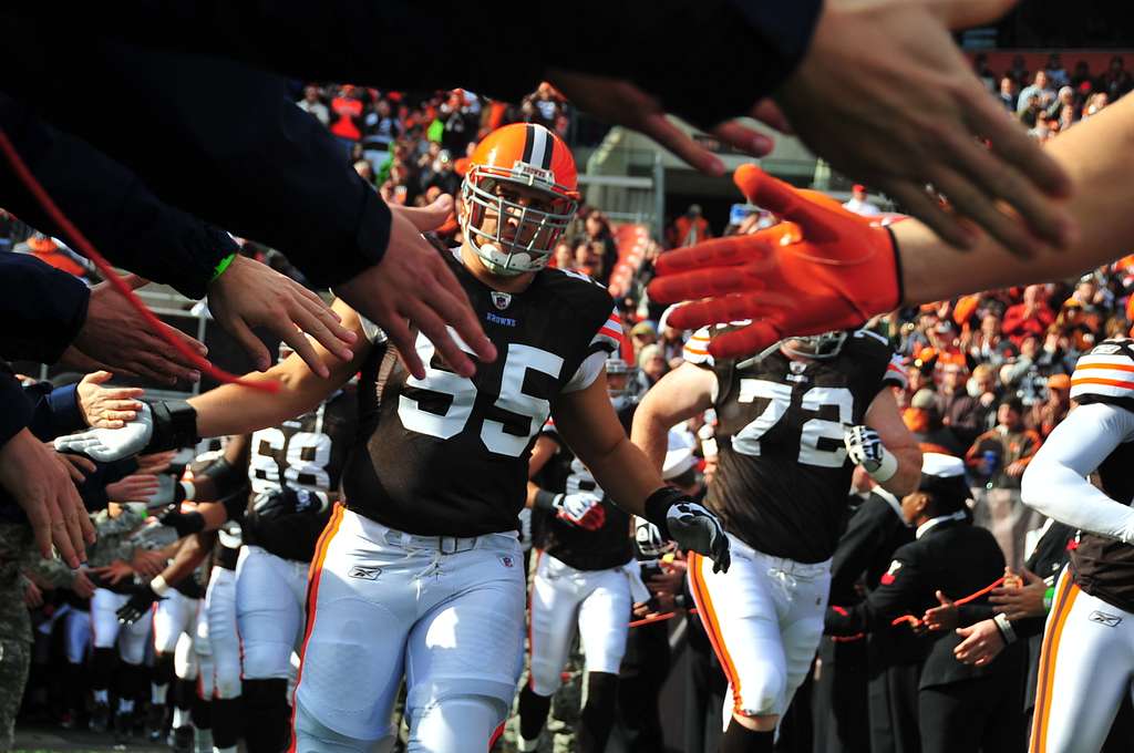 Guardsmen attend Bengals game as part of Veteran's Day celebration