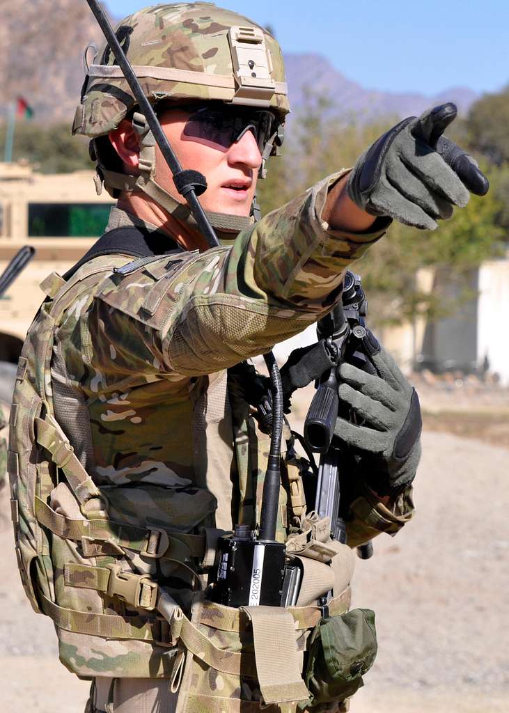 U.S. Army Sgt. Arturo Leal from Conway, Ark., member - PICRYL - Public ...