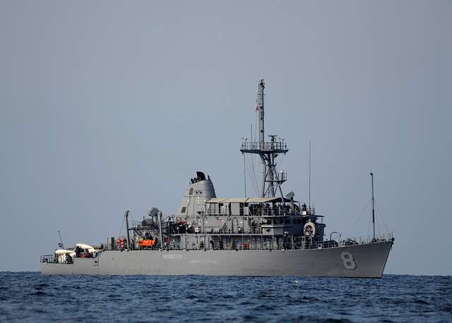 Avenger-class mine countermeasures ship USS Scout maneuvers - NARA ...