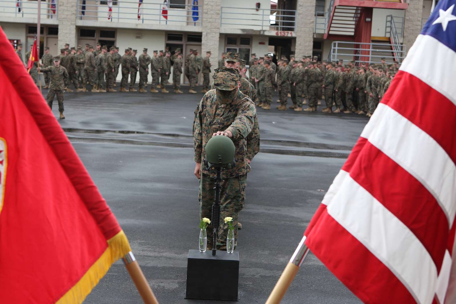 Marines From 1st Light Armored Reconnaissance Battalion - NARA & DVIDS ...