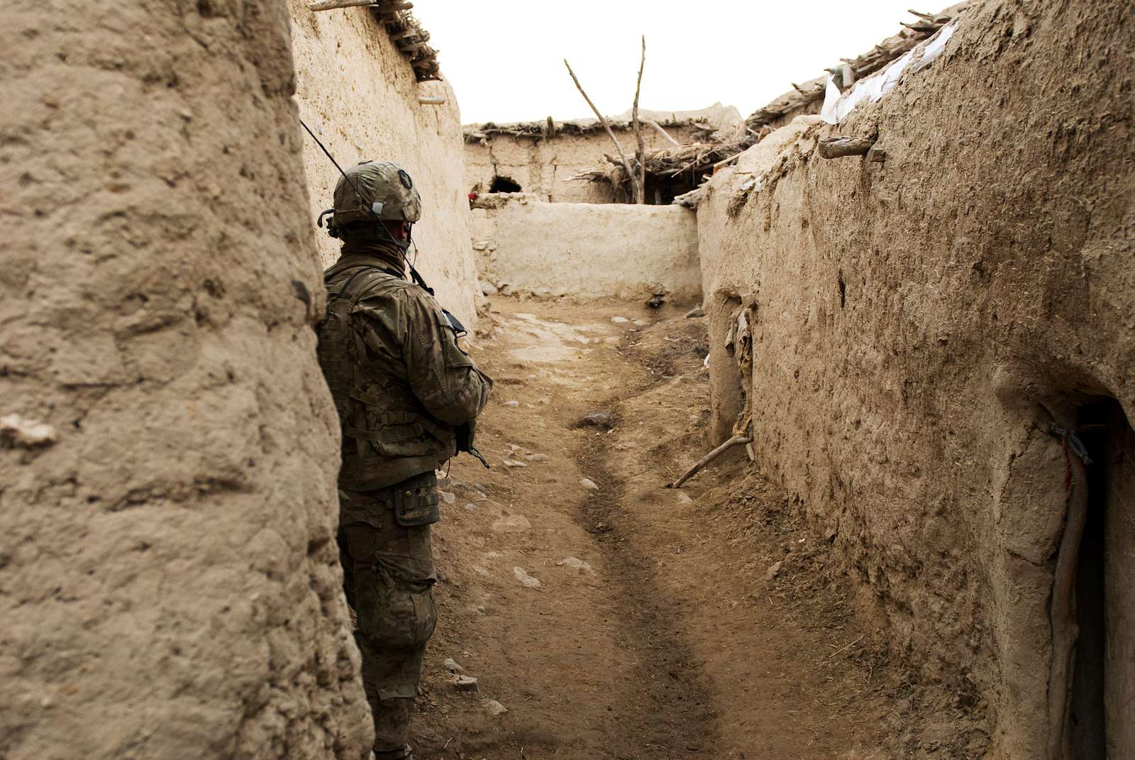 A U.S. Army Soldier With Troop B, 1st Squadron, 113th - NARA & DVIDS ...