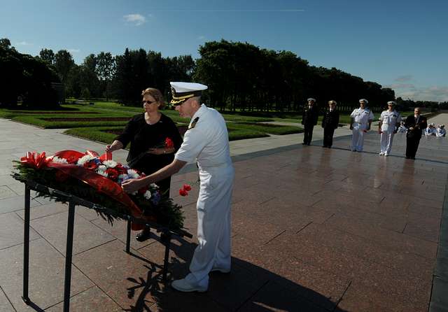 70 Wreath laying ceremonies Images: PICRYL - Public Domain Media