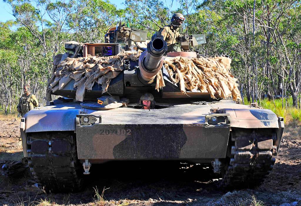 Front view of an Australian Army M1A1 Abrams tank during Predator's ...