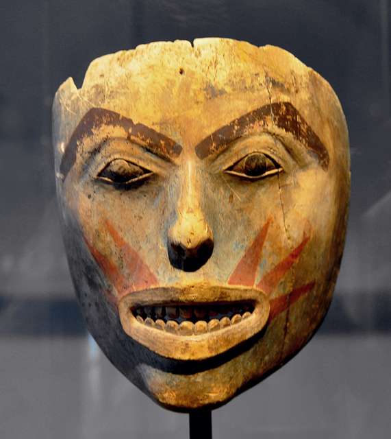 Sun mask with facial features of August II (the Strong) as Apollo