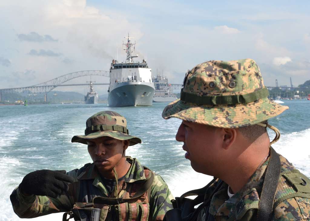 Panamanian Marines attached to Servicio Nacional Aero-Naval - NARA ...